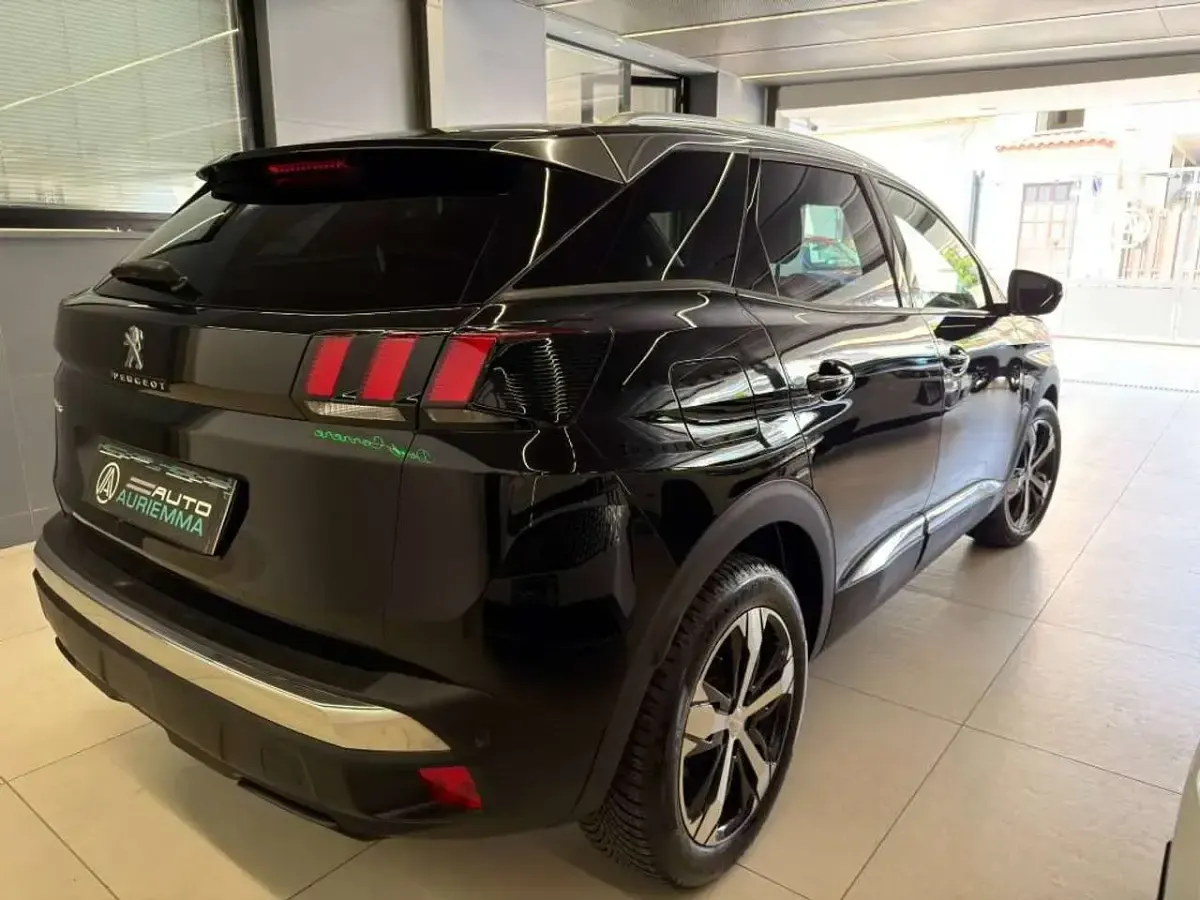 Usata Peugeot 3008 Allure 131 CV (96 kW) 2023 Nero SUV