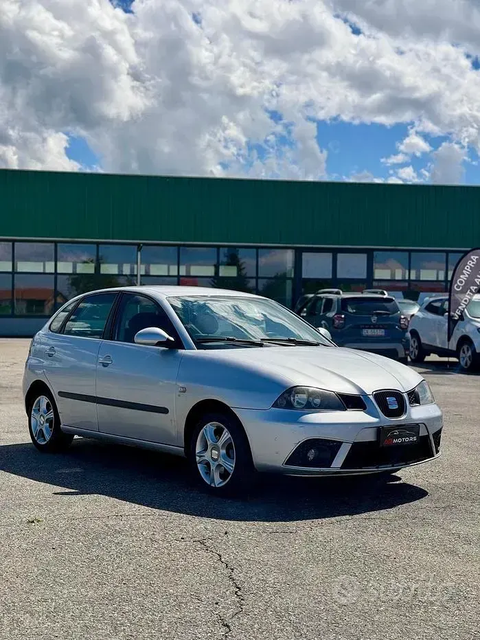 Usata Seat Ibiza 86 CV (63 kW) 2008 Grigio Berlina