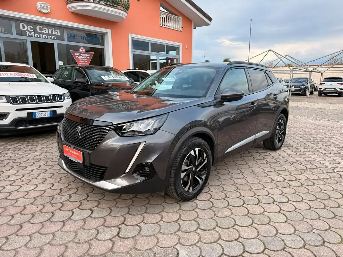 Usata Peugeot 2008 Allure 101 CV (74 kW) 2021 Grigio SUV