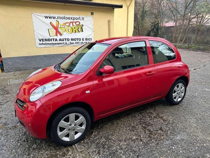 Rosso Usata 2004 Nissan Micra Tre volumi | 1990 € (Super prezzo) - Immagine 1/4