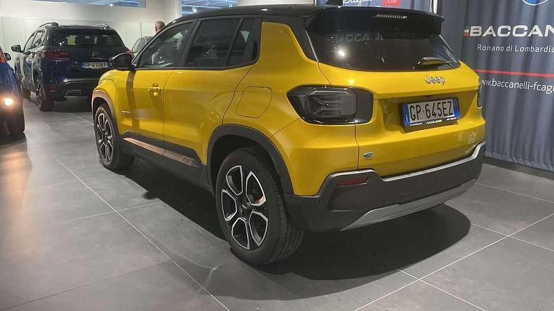 Usata Jeep Avenger EV Summit 61 kW (84 CV) 2023 Oro SUV
