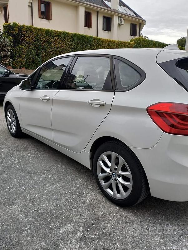 Usata BMW 218 140 CV (102 kW) 2016 Bianco Station wagon