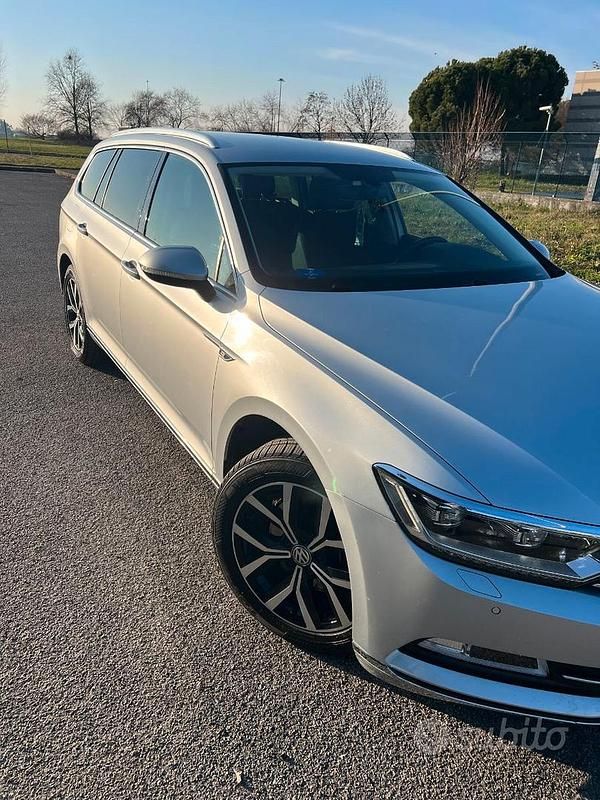 Usata VW Passat Exclusive 150 CV (110 kW) 2019 Grigio Station wagon