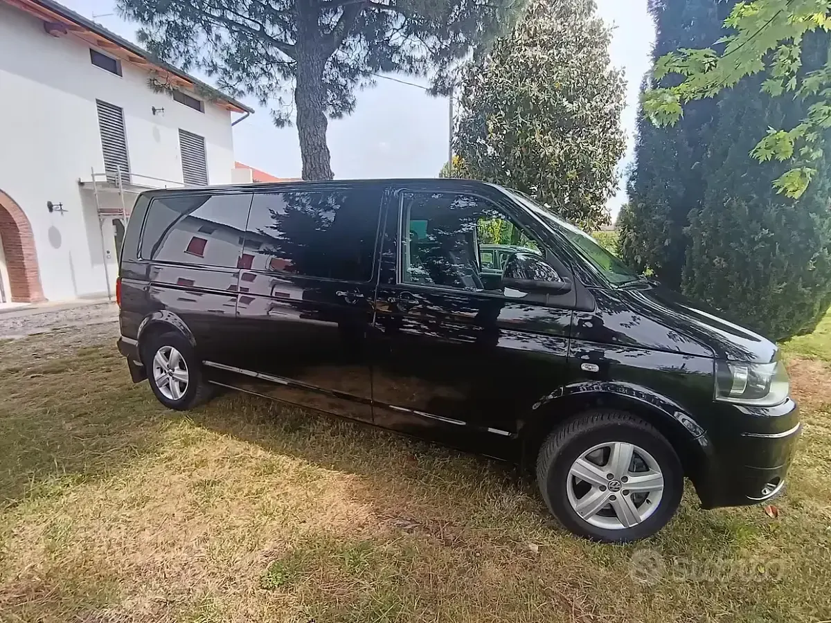 Usata VW Caravelle 2012 Nero Furgone