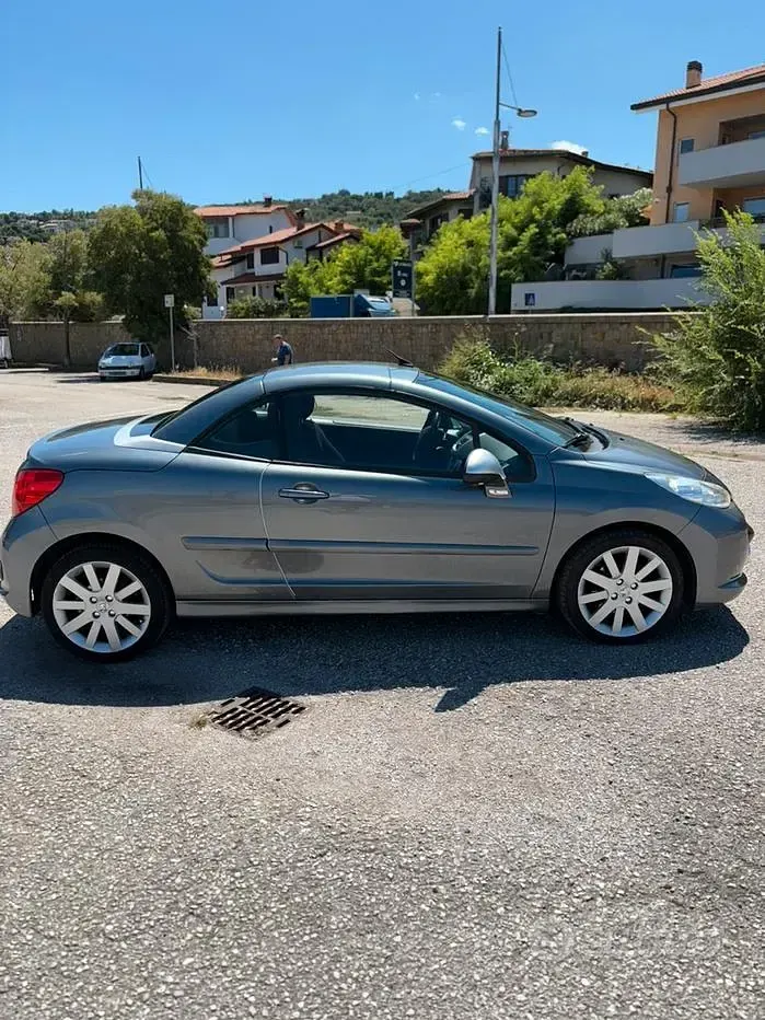 Usata Peugeot 207 CC 120 CV (88 kW) 2009 Grigio Cabrio