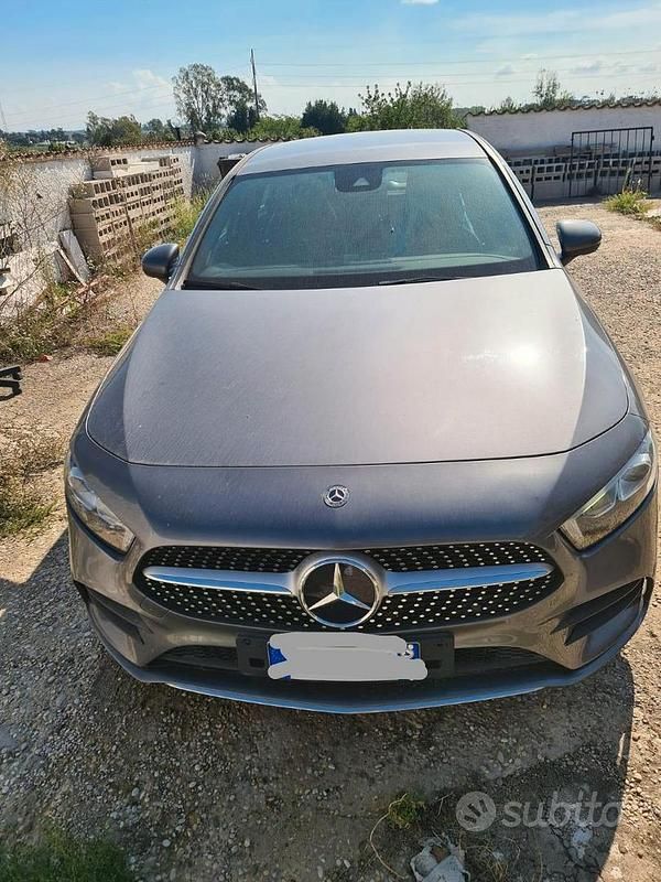 Usata Mercedes A180 AMG 136 CV (100 kW) 2019 Grigio Berlina