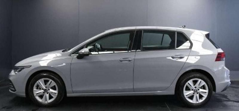 Usata VW Golf VIII Life 116 CV (85 kW) 2024 Grigio Berlina
