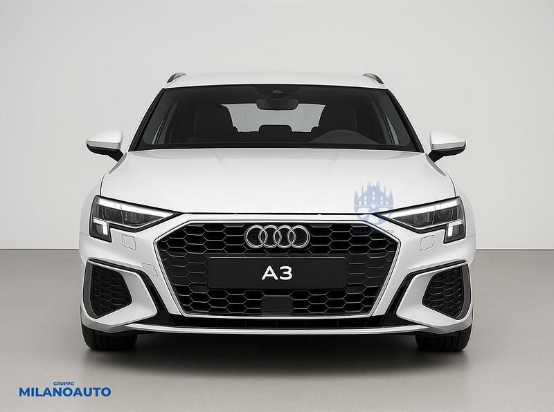 Usata Audi A3 Sportback e-tron Ambiente 204 CV (150 kW) 2025 Bianco Utilitaria