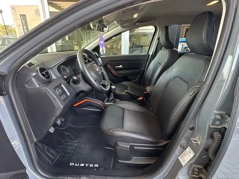 Usata Dacia Duster Journey 101 CV (74 kW) 2022 Grigio SUV