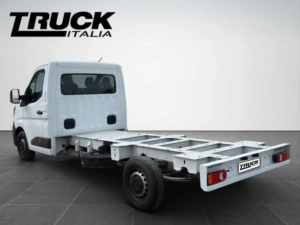 Usata Renault Master 150 CV (110 kW) 2025 Bianco Monovolume