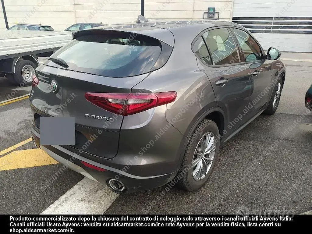 Usata Alfa Romeo Stelvio 190 CV (139 kW) 2021 Grigio SUV