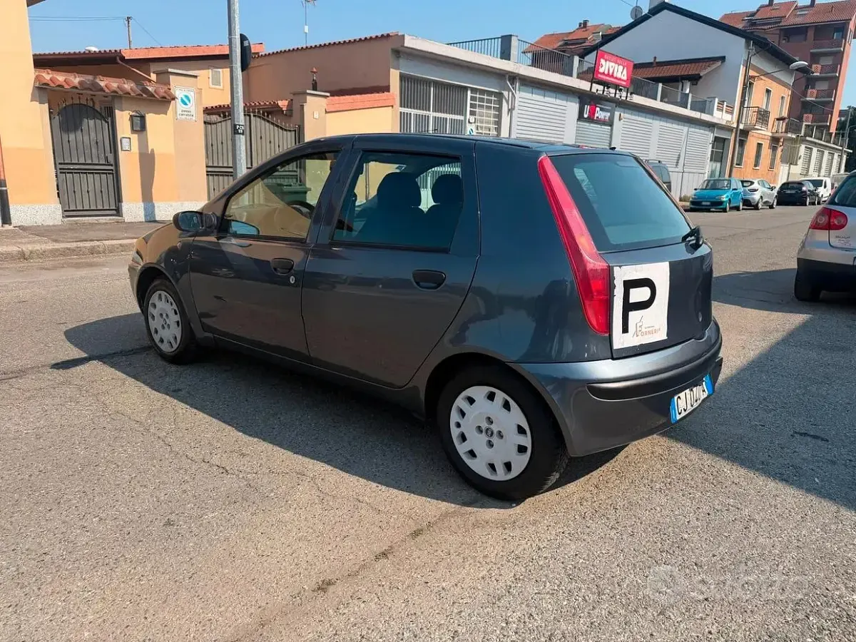 Usata Fiat Punto 80 CV (58 kW) 2003 Nero Utilitaria