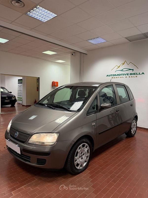 Usata Fiat Idea 90 CV (66 kW) 2007 Beige Monovolume
