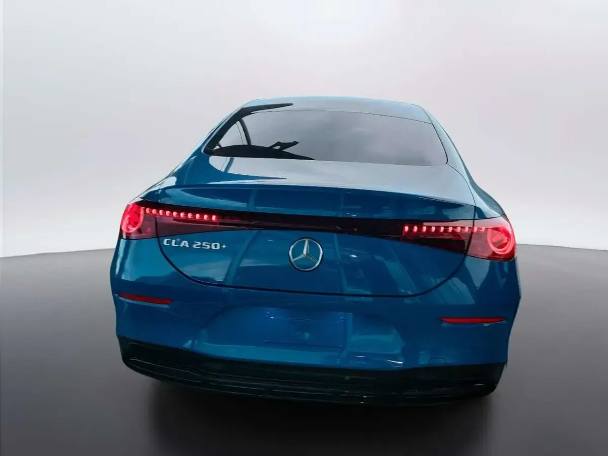 Uusi Mercedes CLA 250+ 200 kW (272 HP) 2026 Sininen Sedan