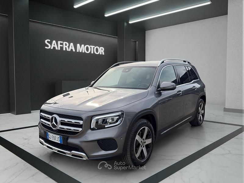 Usata Mercedes GLB200 150 CV (110 kW) 2023 Grigio SUV