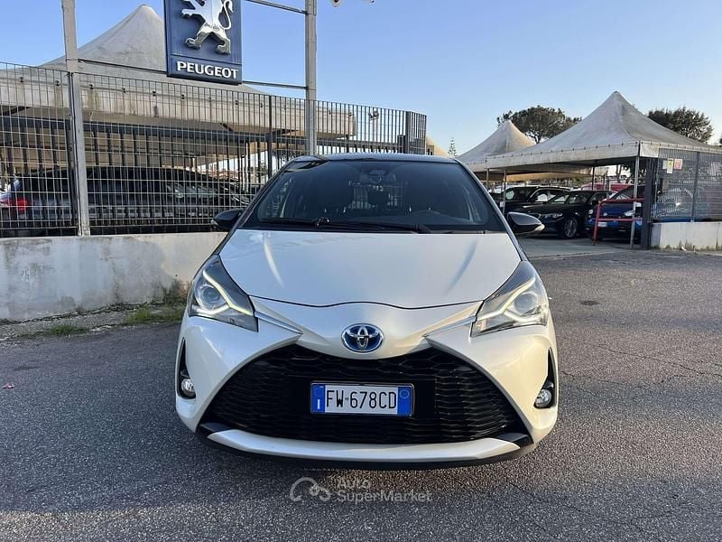Usata Toyota Yaris Hybrid Edition 73 CV (53 kW) 2019 Bianco Berlina