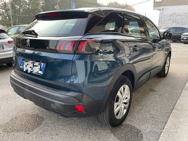 Usata Peugeot 3008 Business-Line 131 CV (96 kW) 2021 Blu metallizzato SUV