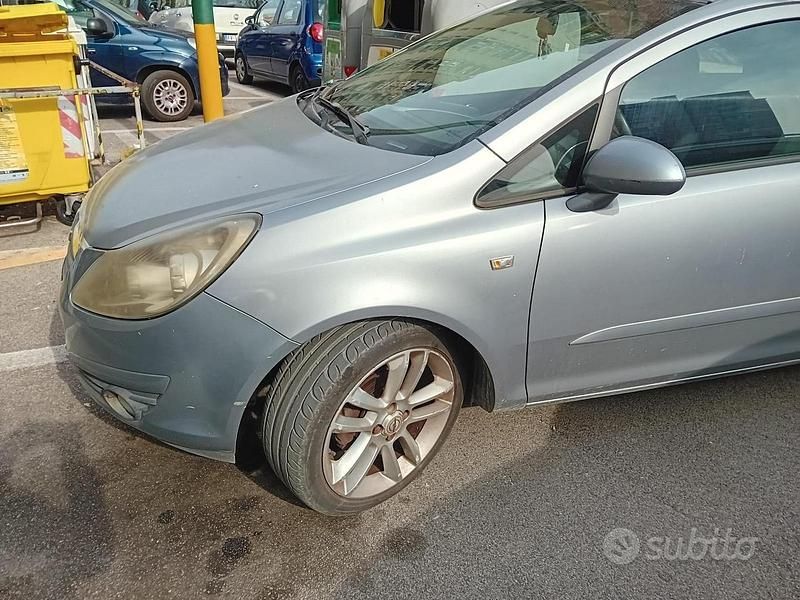 Usata Opel Corsa Sport 75 CV (55 kW) 2008 Grigio Utilitaria