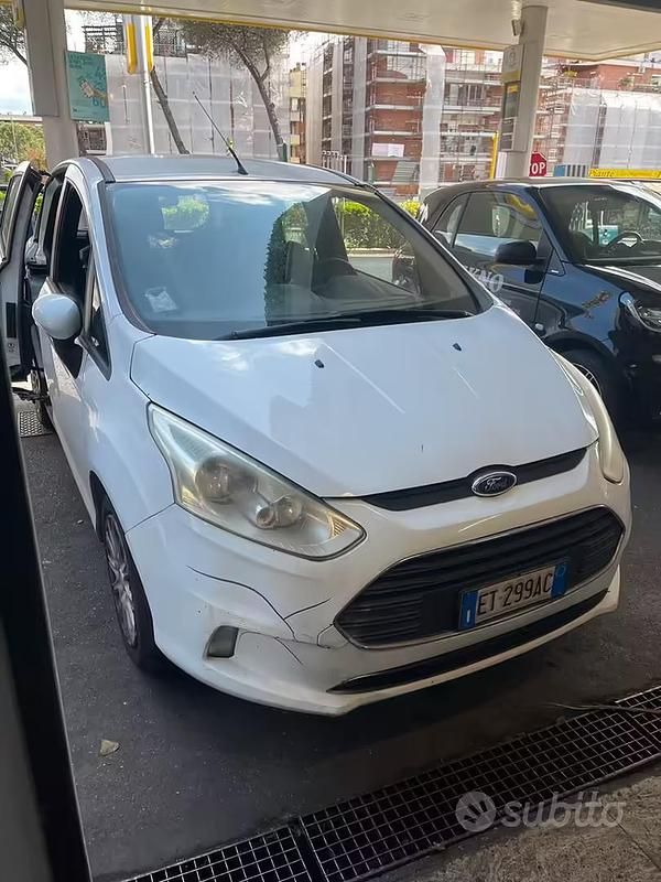 Begagnad Ford B-MAX 75 HK (55 kW) 2013 Vit Minibuss
