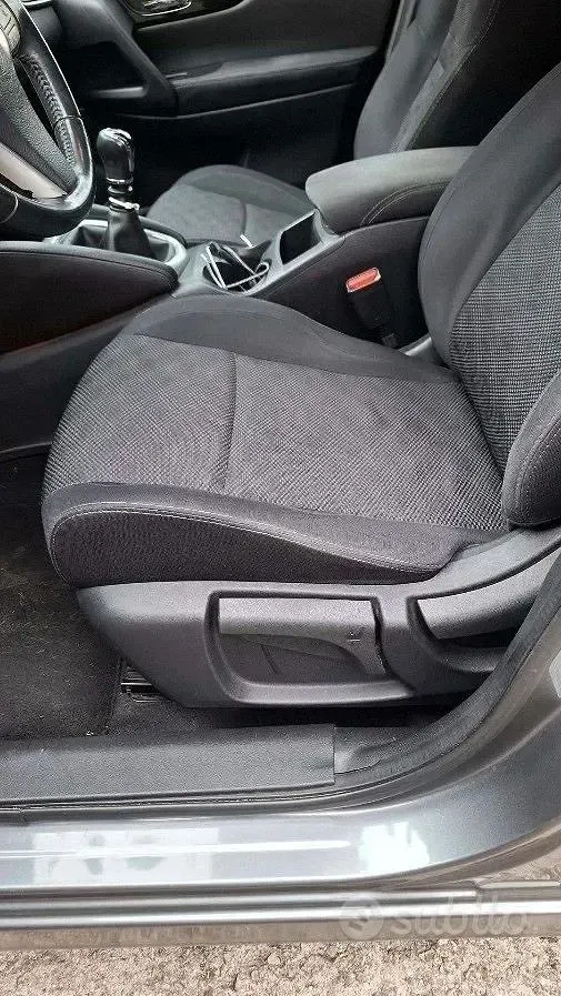 Usata Nissan Qashqai 360º 131 CV (96 kW) 2016 Grigio SUV