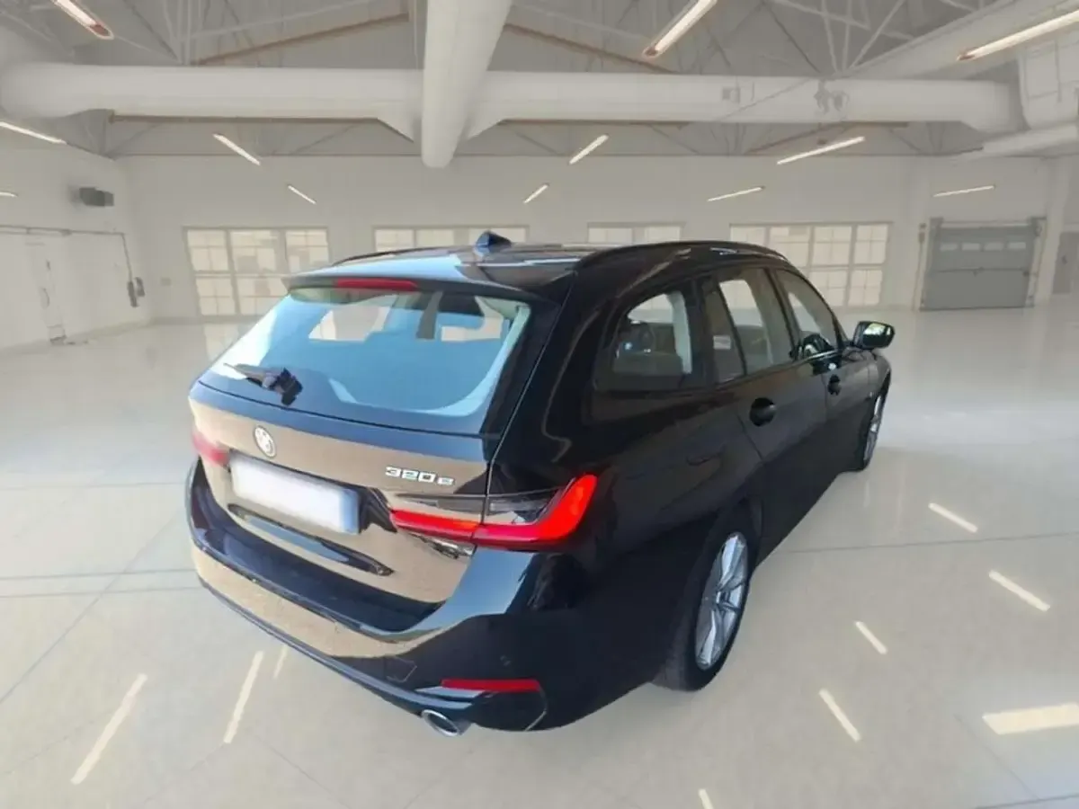 Usata BMW 320 163 CV (119 kW) 2023 Nero Station wagon