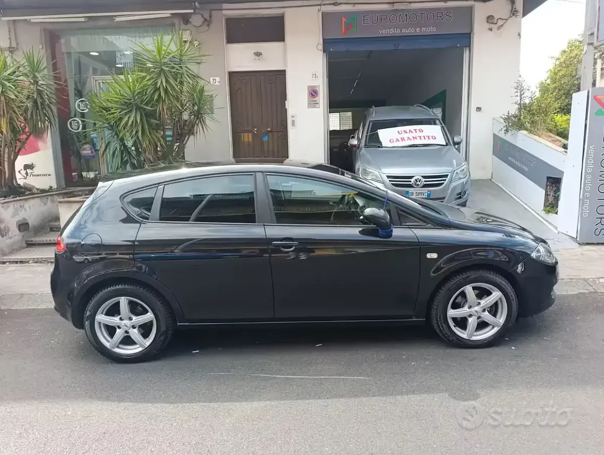 Usata Seat Leon 105 CV (77 kW) 2008 Nero Utilitaria