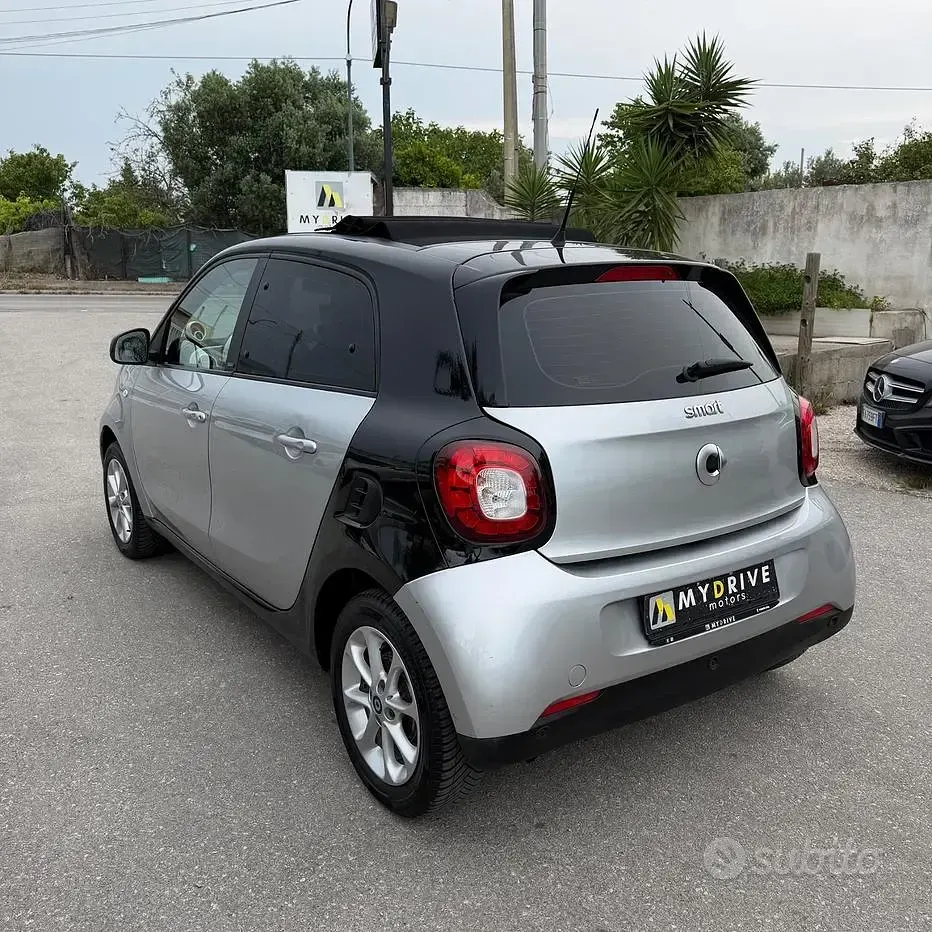Usata Smart ForFour 71 CV (52 kW) 2015 Grigio Utilitaria
