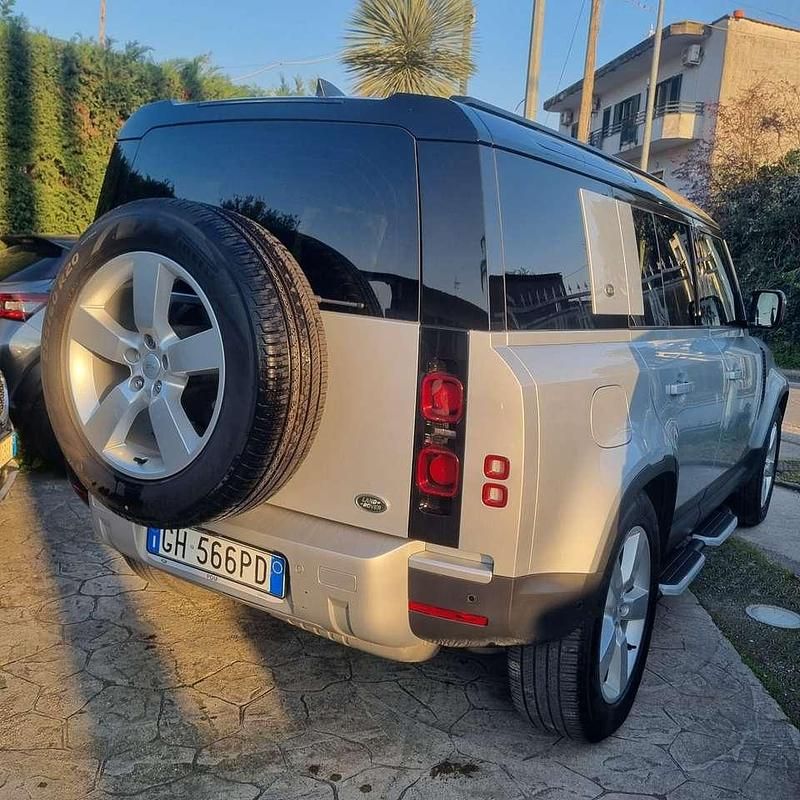 Usata Land Rover Defender SE 200 CV (147 kW) 2022 Grigio SUV
