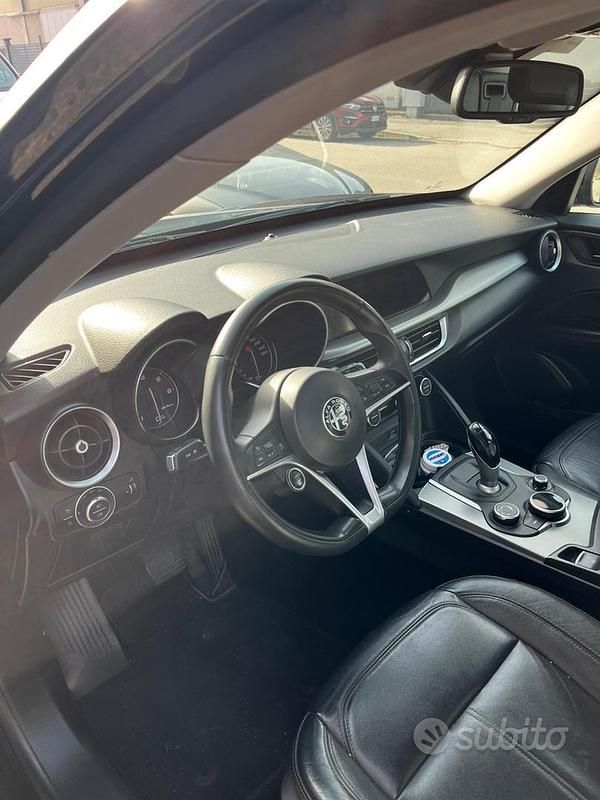 Usata Alfa Romeo Stelvio 210 CV (154 kW) 2017 Nero SUV