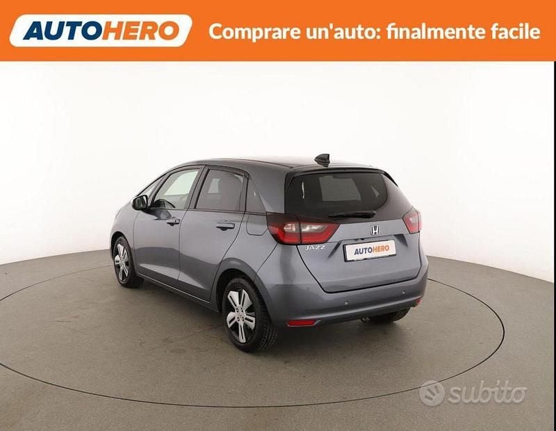 Usata Honda Jazz 98 CV (72 kW) 2022 Grigio Utilitaria