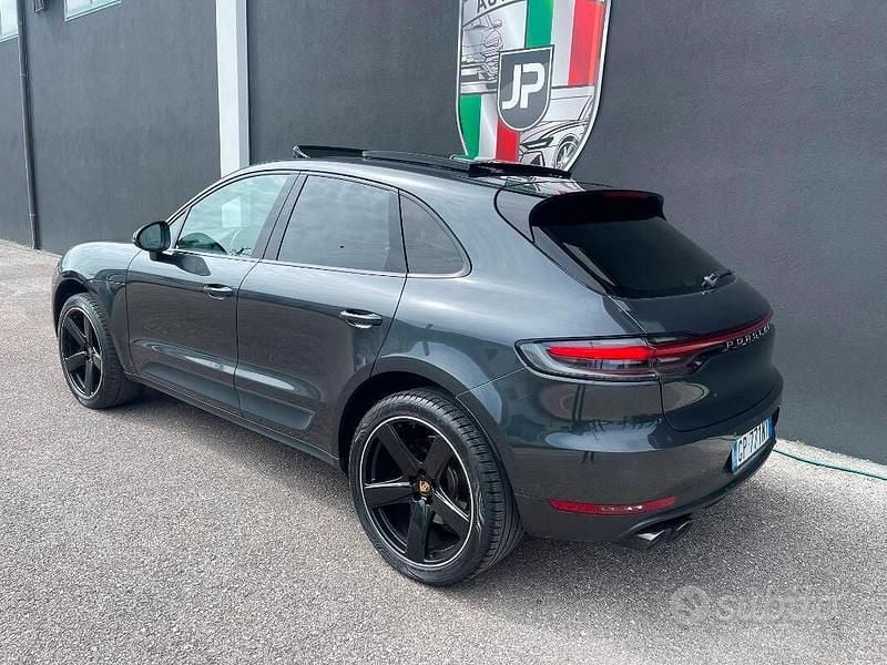 Usata Porsche Macan Chrono 245 CV (180 kW) 2018 Grigio SUV