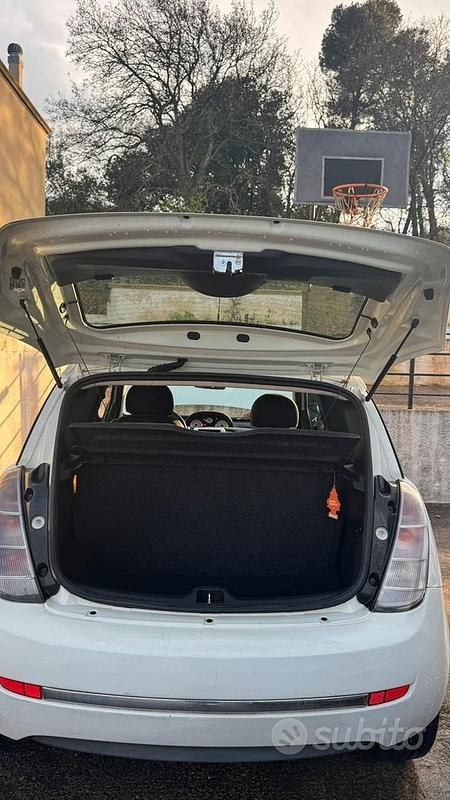 Usata Lancia Ypsilon 75 CV (55 kW) 2011 Bianco Utilitaria