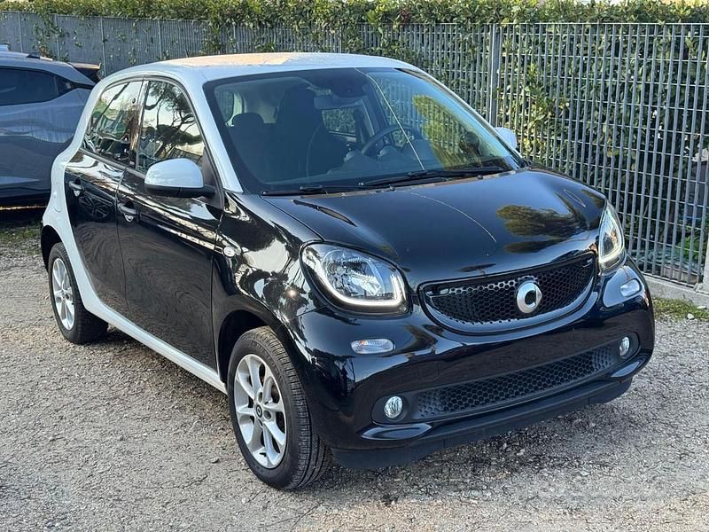 Usata Smart ForFour 71 CV (52 kW) 2019 Nero Utilitaria