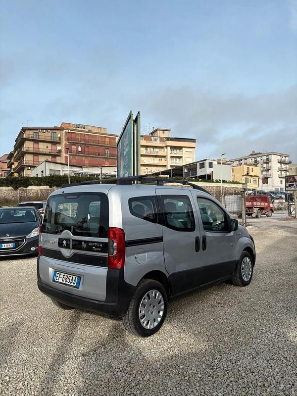 Usata Peugeot Bipper Premium 75 CV (55 kW) 2011 Grigio Monovolume