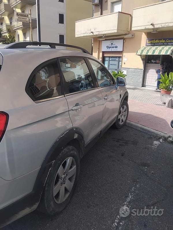 Usata Chevrolet Captiva 150 CV (110 kW) 2007 Grigio SUV