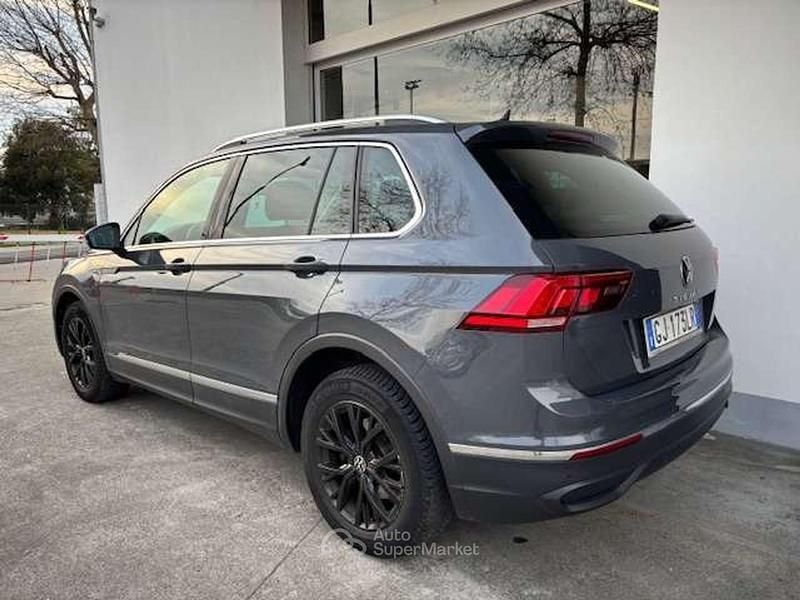Usata VW Tiguan Elegance 150 CV (110 kW) 2022 Grigio SUV