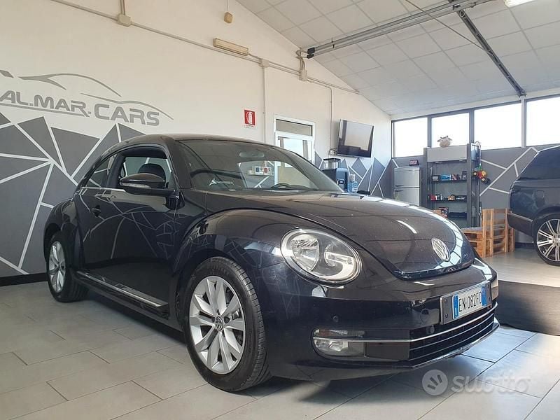 Usata VW Beetle Design 105 CV (77 kW) 2012 Nero Utilitaria