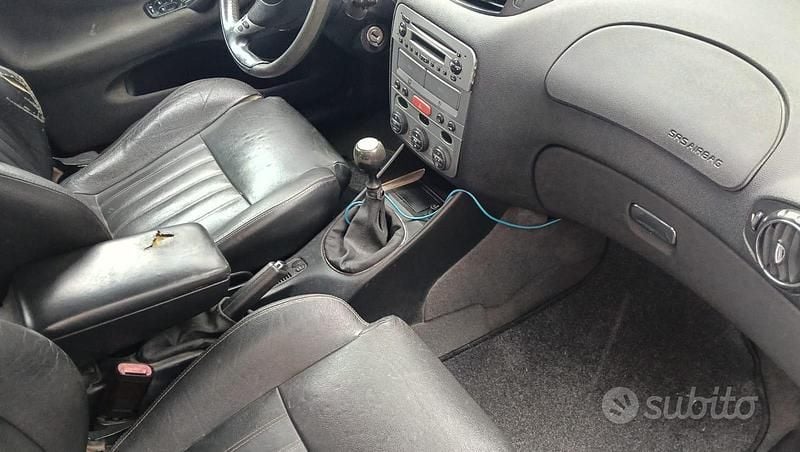 Usata Alfa Romeo 147 140 CV (102 kW) 2003 Utilitaria