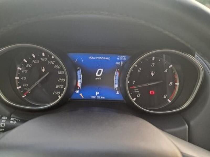 Usata Maserati Levante GranLusso 275 CV (202 kW) 2018 Blu metallizzato SUV