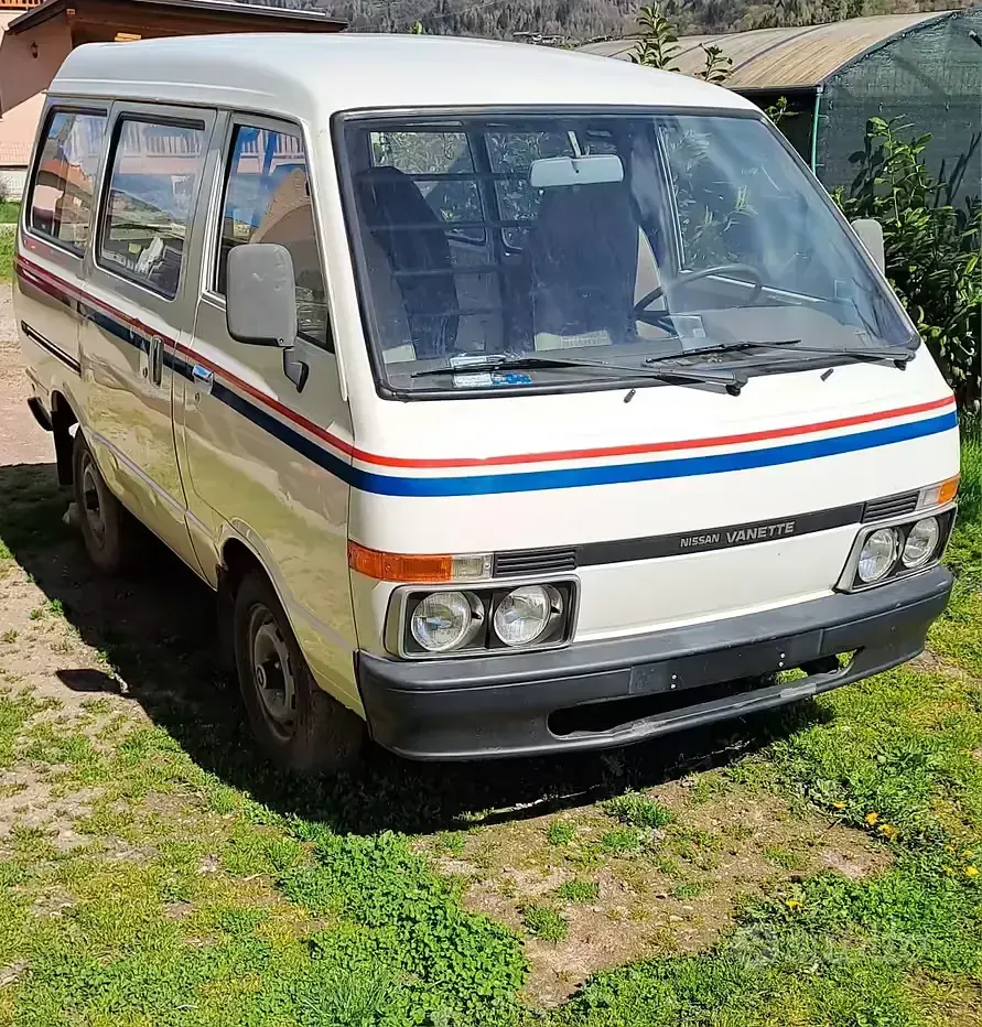 Usata Nissan Vanette 61 CV (44 kW) 1990 Bianco Monovolume