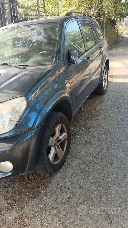 Usata Toyota RAV4 116 CV (85 kW) 2005 SUV