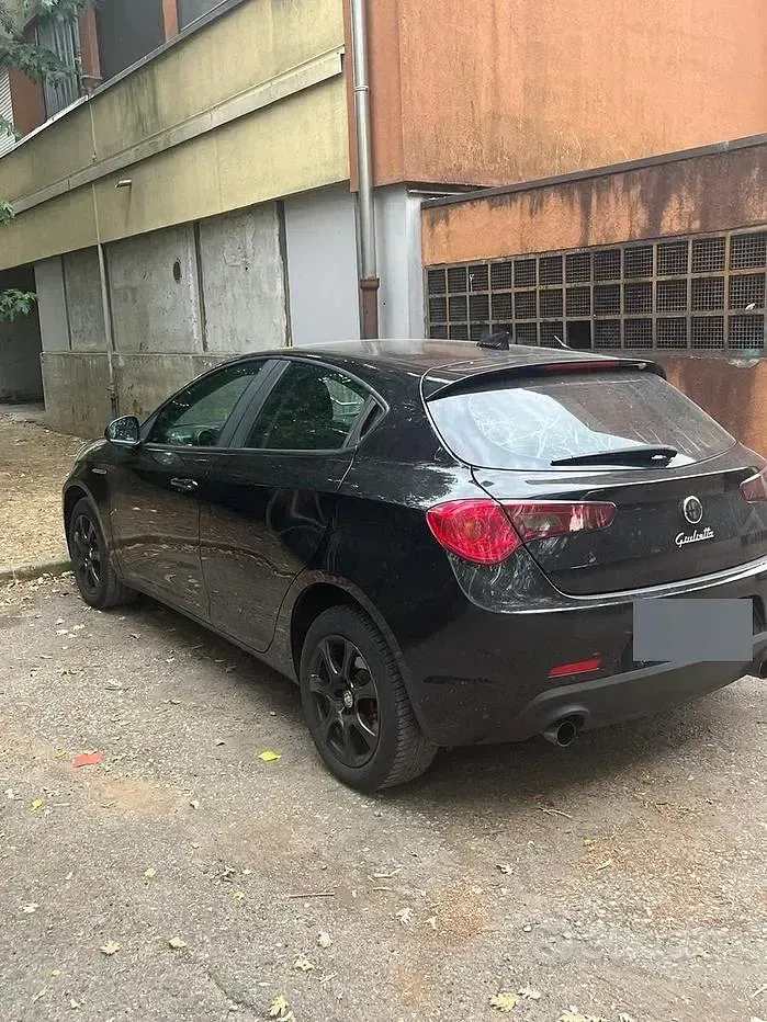 Usata Alfa Romeo Giulietta 140 CV (102 kW) 2012 Nero Utilitaria