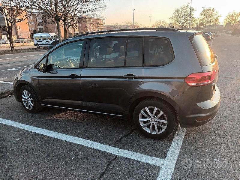 Usata VW Touran 2018 Grigio Monovolume