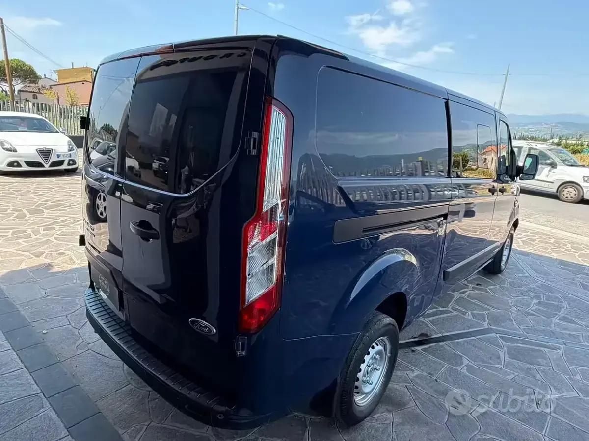 Usata Ford Transit Custom Titanium 131 CV (96 kW) 2022 Blu Furgone