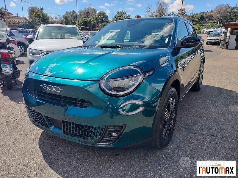 Nuova Fiat 600 Business 110 CV (80 kW) 2025 Verde SUV