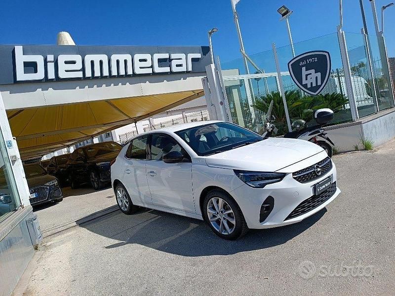 Usata Opel Corsa Elegance 102 CV (75 kW) 2022 Bianco(met.) Berlina