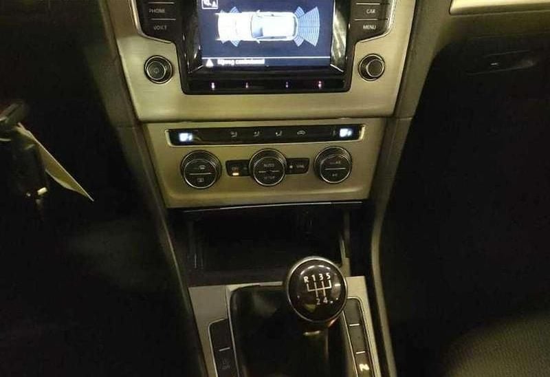 Usata VW Golf VII Trendline 105 CV (77 kW) 2014 Argento Berlina