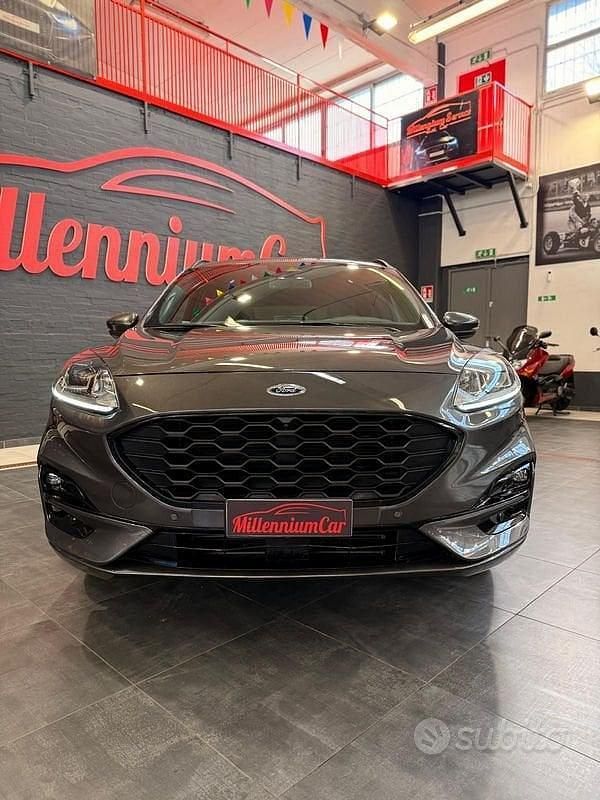 Usata Ford Kuga ST-Line 120 CV (88 kW) 2021 Grigio SUV