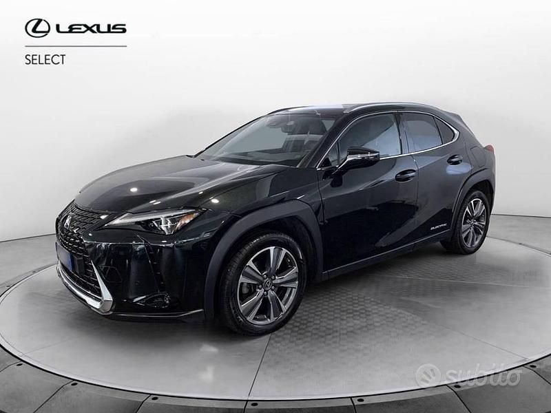 Usata Lexus UX 300e Luxury Line 150 kW (204 CV) 2021 Nero SUV