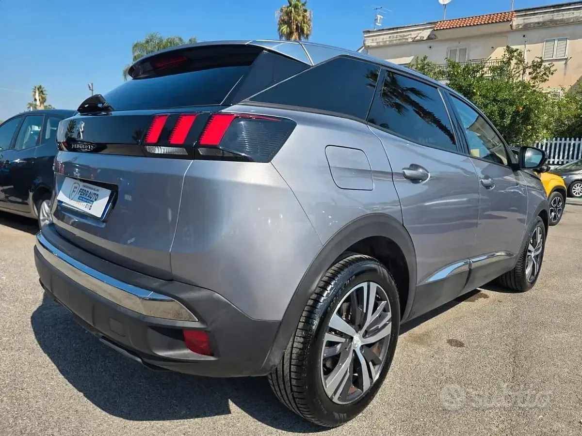 Usata Peugeot 3008 Allure 131 CV (96 kW) 2022 Grigio SUV